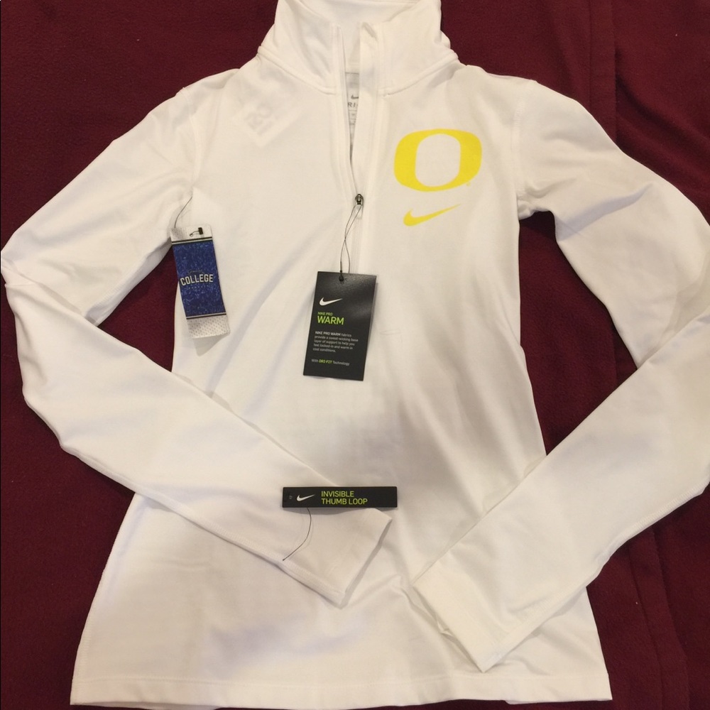 Authentic Nike dri-fit college sportswear - UO